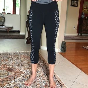 Cropped Athleta workout leggings